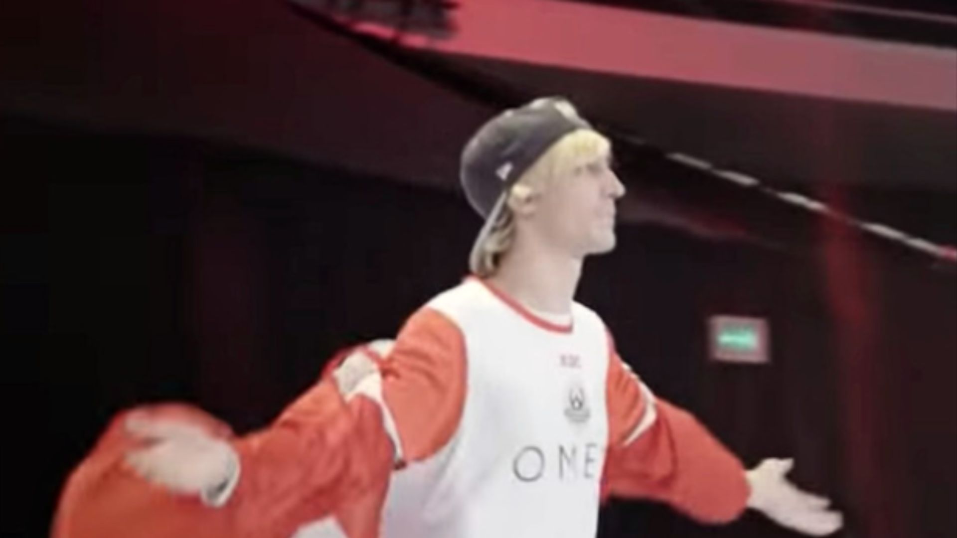 File:XQc walking on stage for OWWC 2018 semifinals.jpg