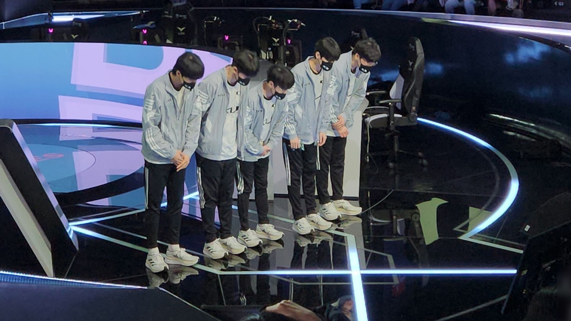 File:Dplus Kia players on stage - 01.jpg