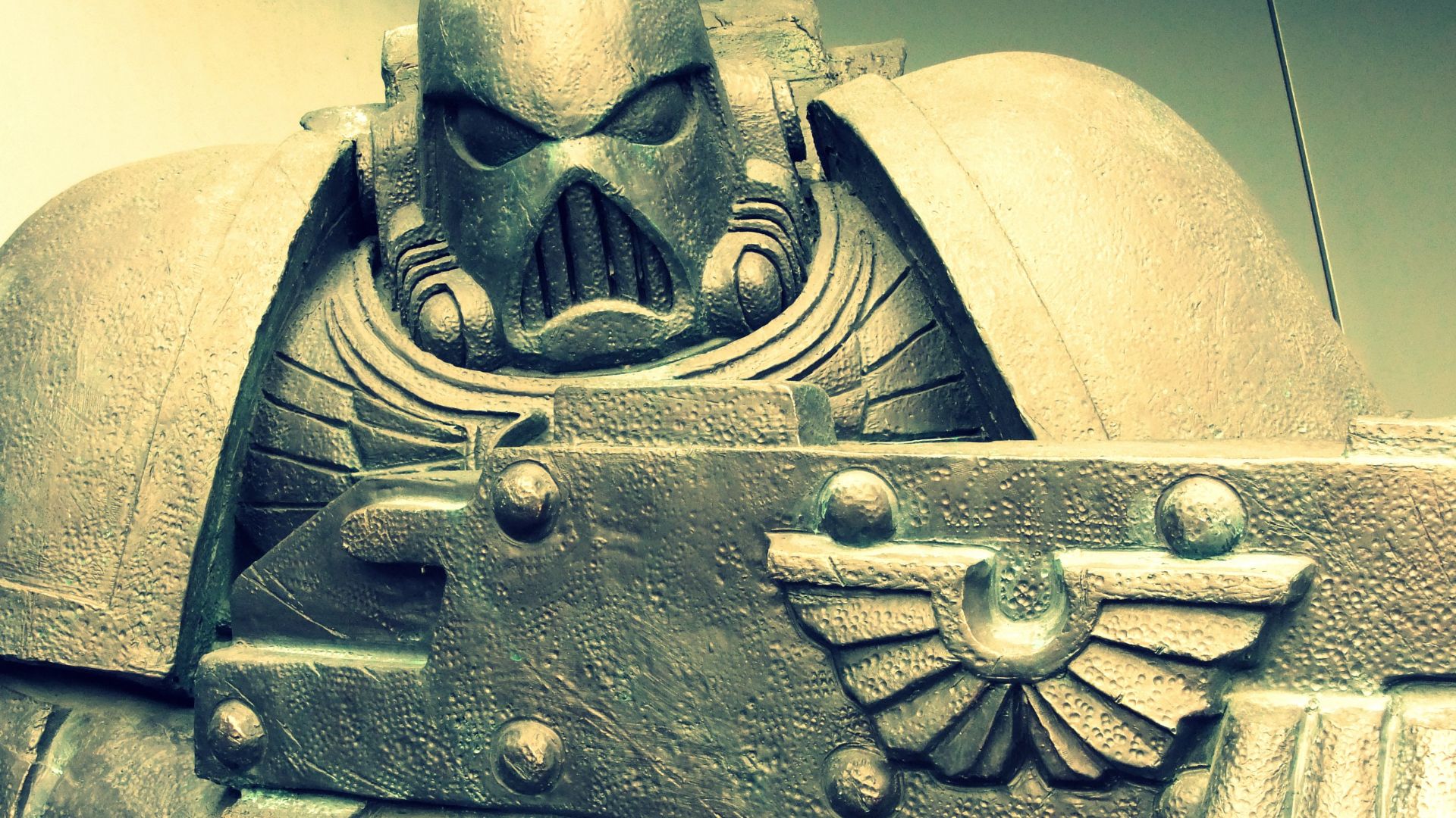 File:Warhammer World Space Marine (5526213129).jpg