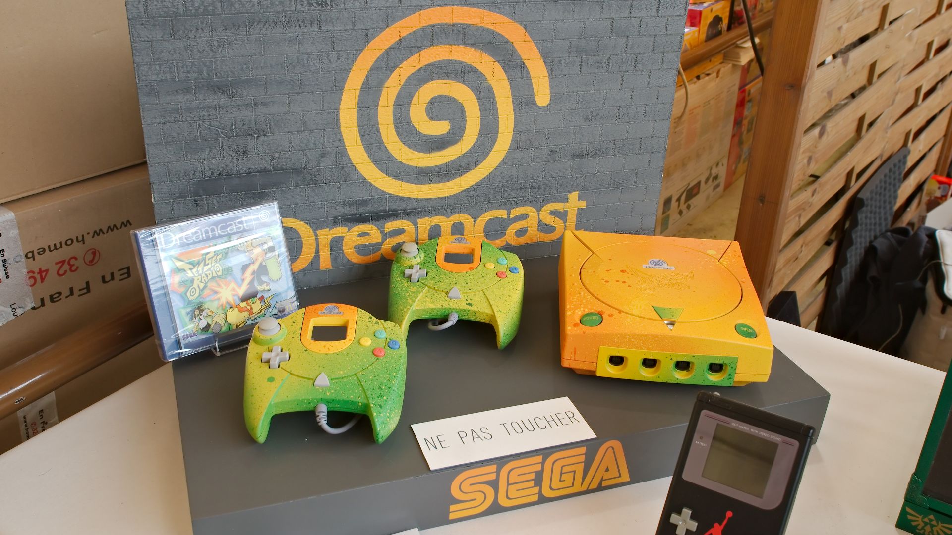File:Sega Dreamcast (26554838731).jpg