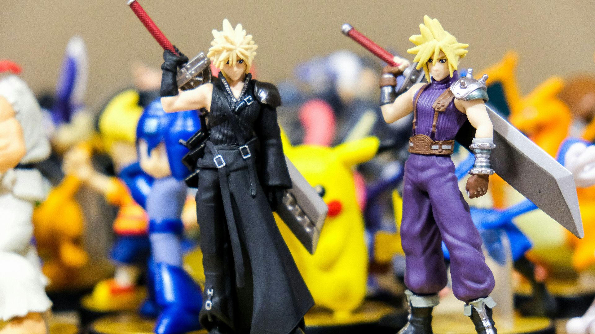 shallow focus photo of Cloud Strife figurine