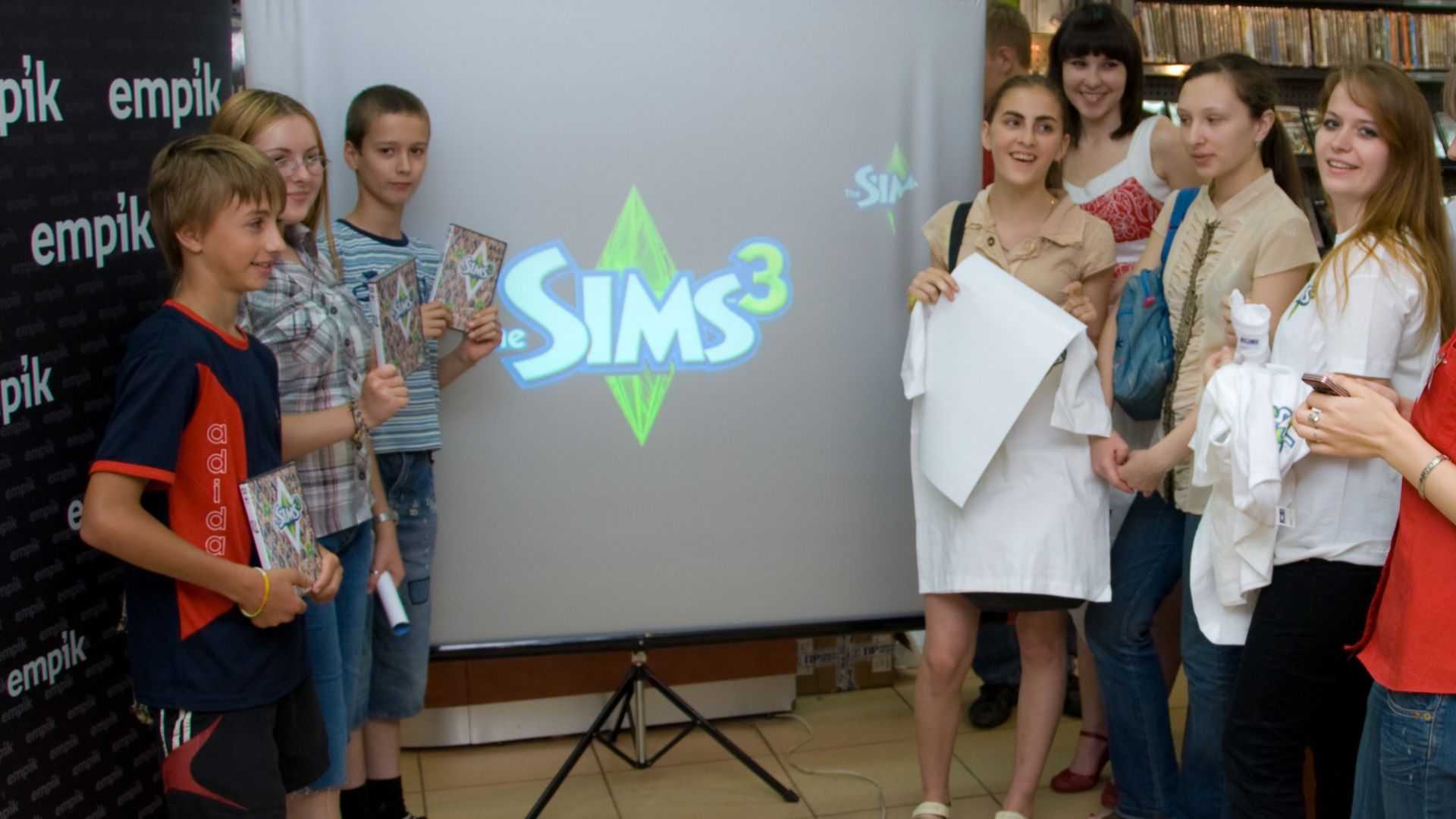 File:The Sims 3 launch in Empik Store.jpg