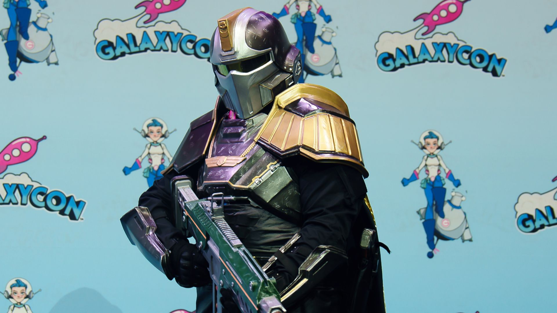 File:Helldivers Cosplayer at GalaxyCon Raleigh Craftsmanship Cosplay Contest 2024 - 02.jpg