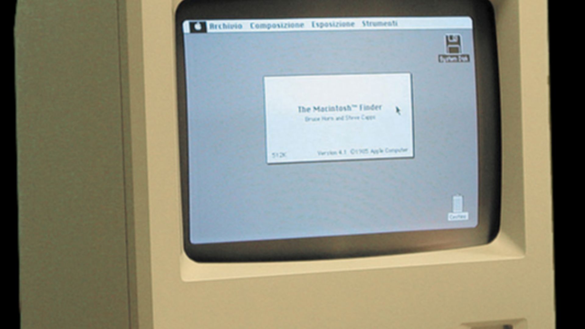 File:Macintosh 128k transparency.png