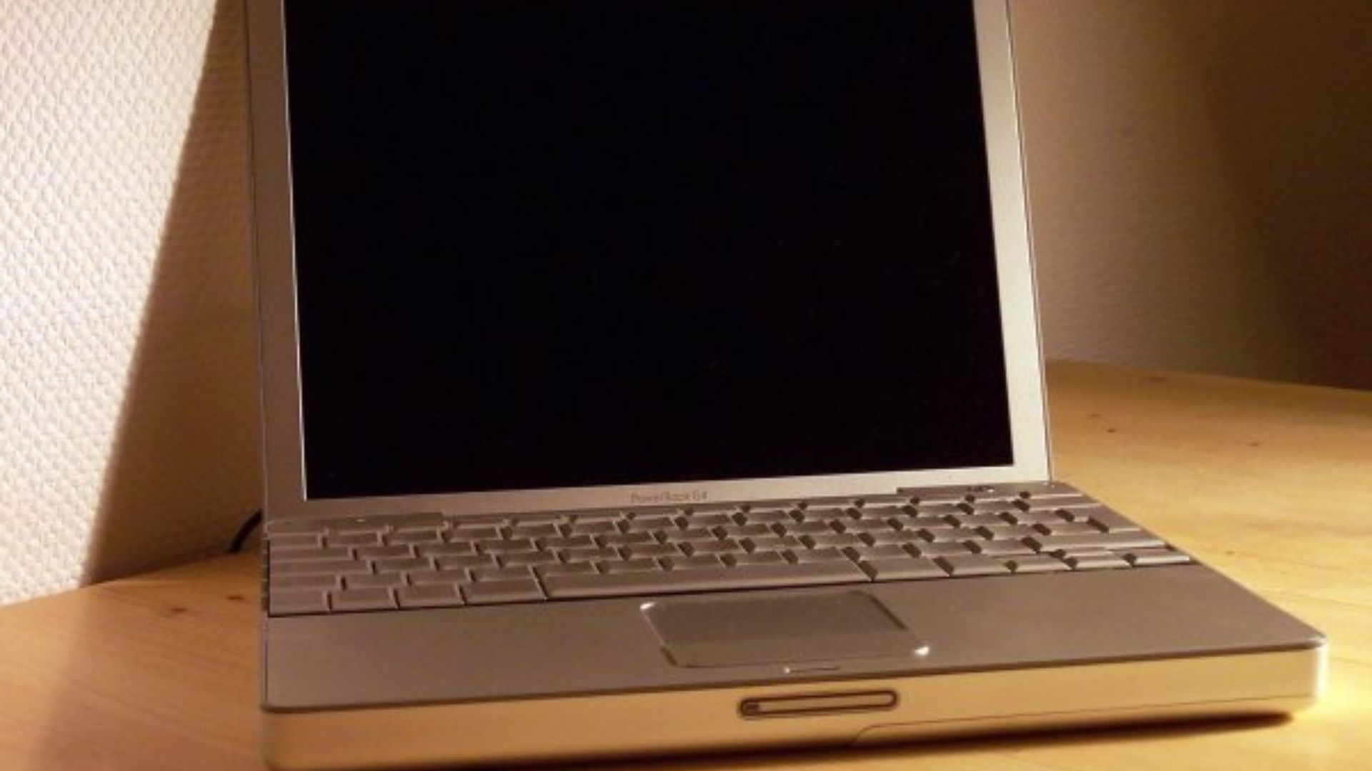 File:PowerBook G4 12.jpeg