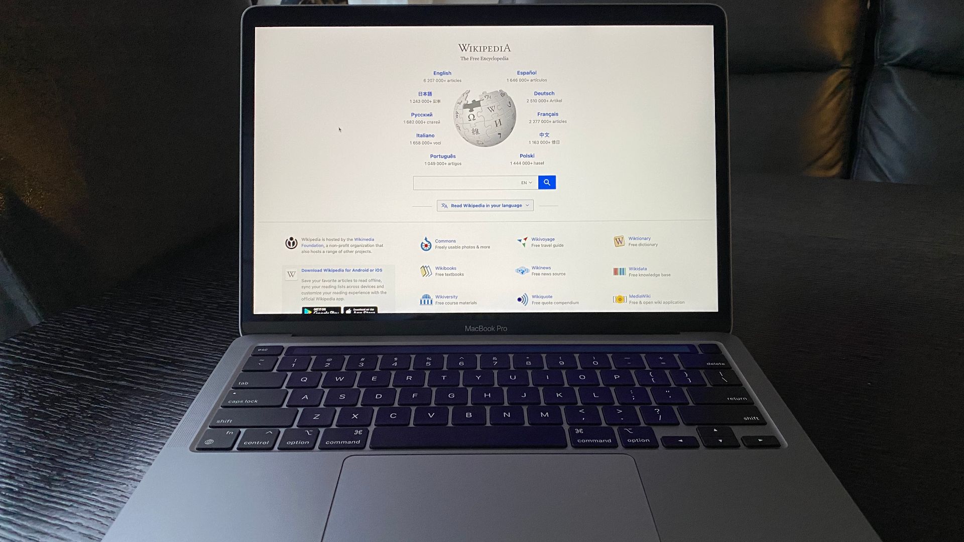 File:MacBook Pro 13 (M1, 2020).jpg