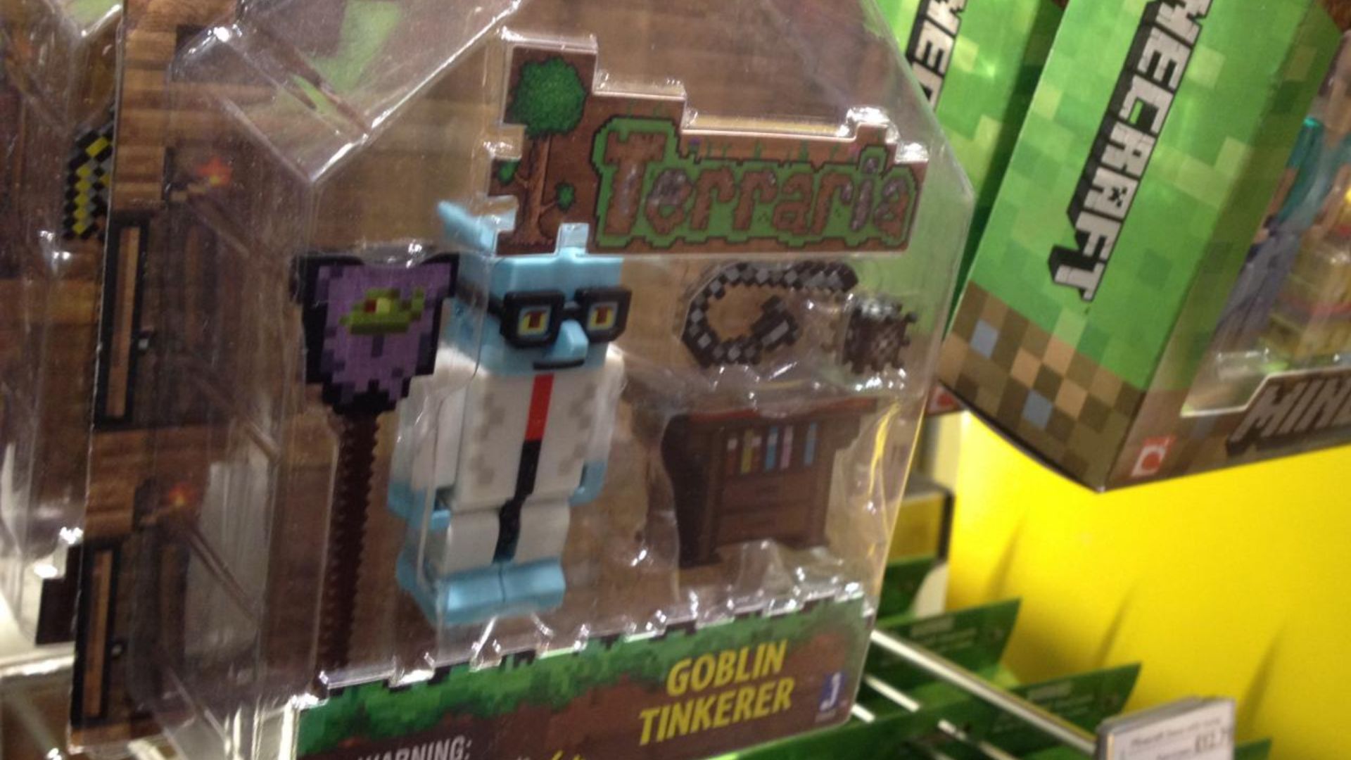 File:Terraria and Miecraft toys (25538251172).jpg