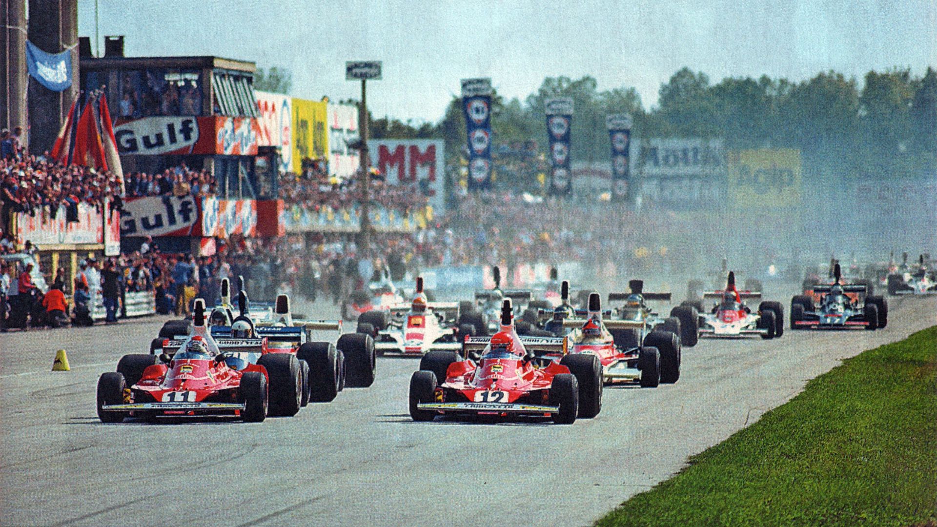 File:1975 Italian GP race start - Niki Lauda & Clay Regazzoni (Ferrari 312T).jpg