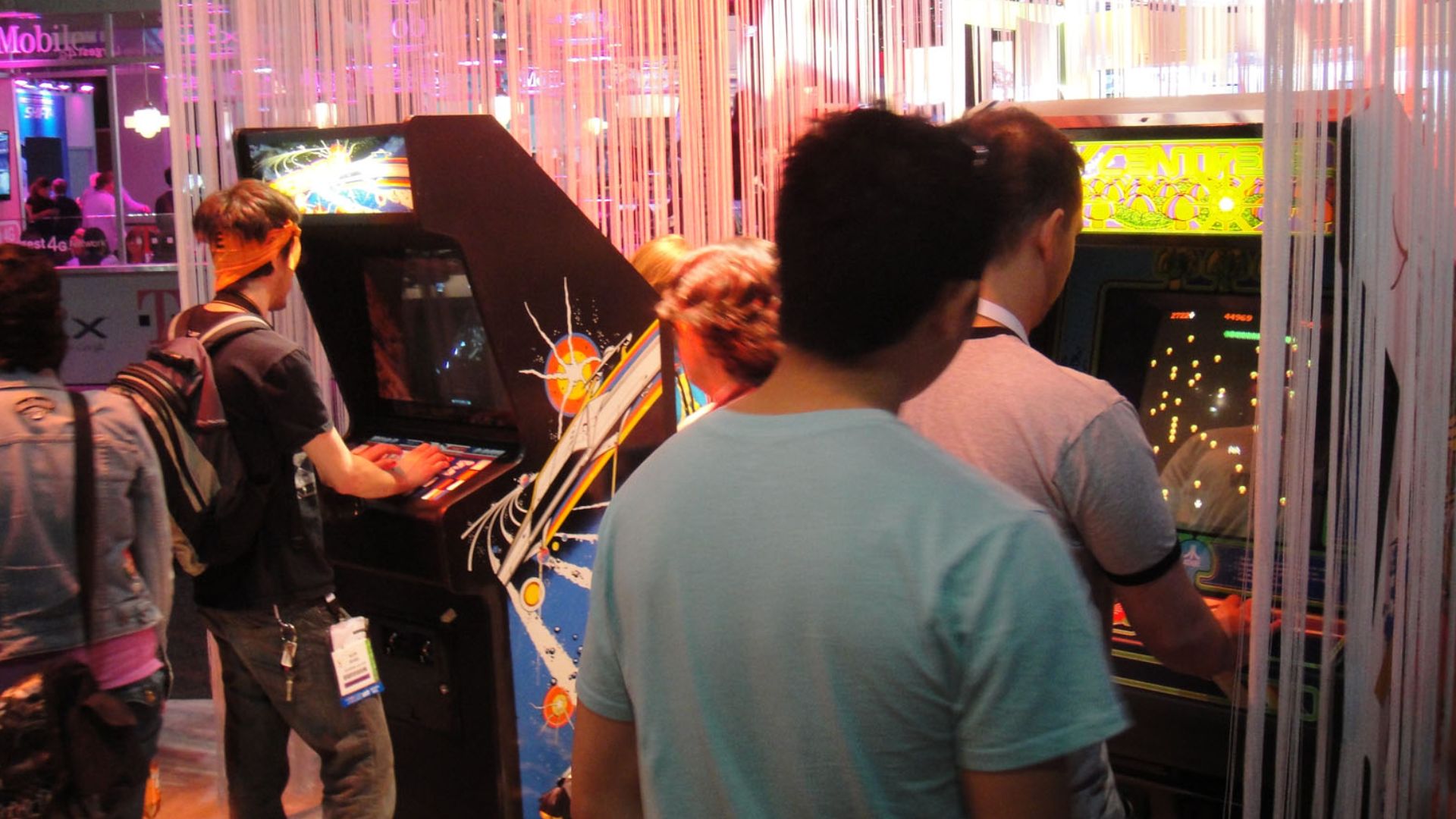 File:E3 2011 - classic arcade games (Atari) (5830553595).jpg