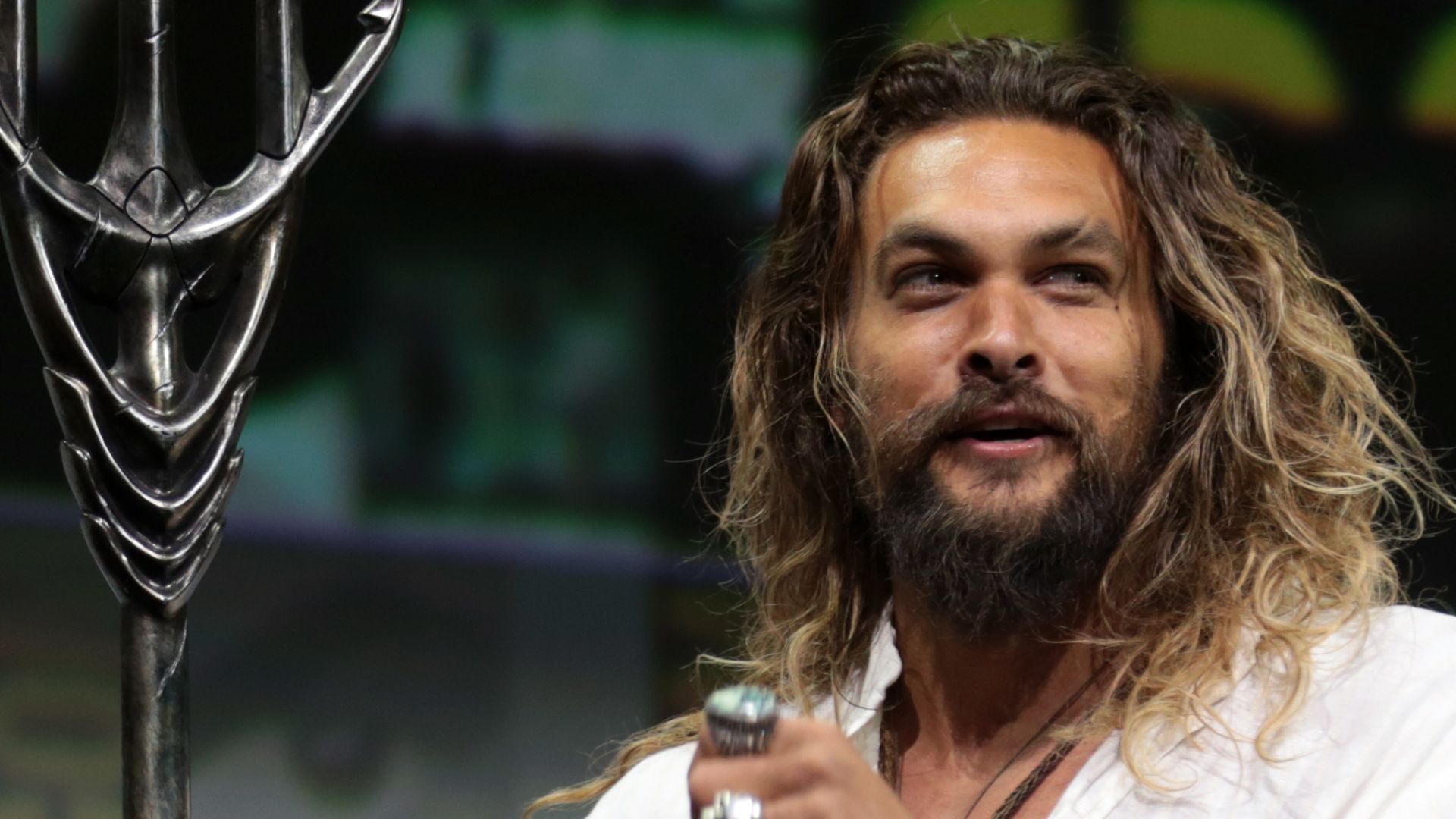 File:Chris Hardwick & Jason Momoa (35368589944) (cropped).jpg