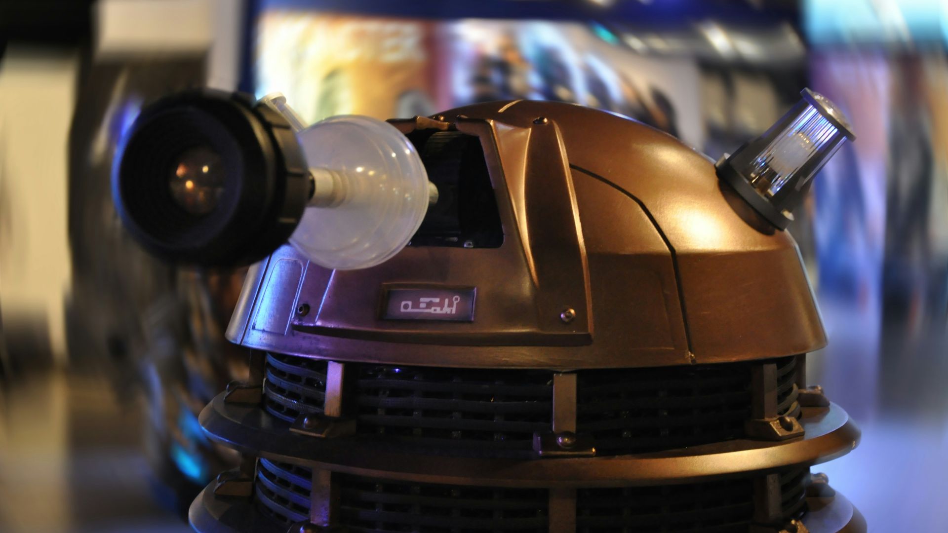 black and brown dome machine