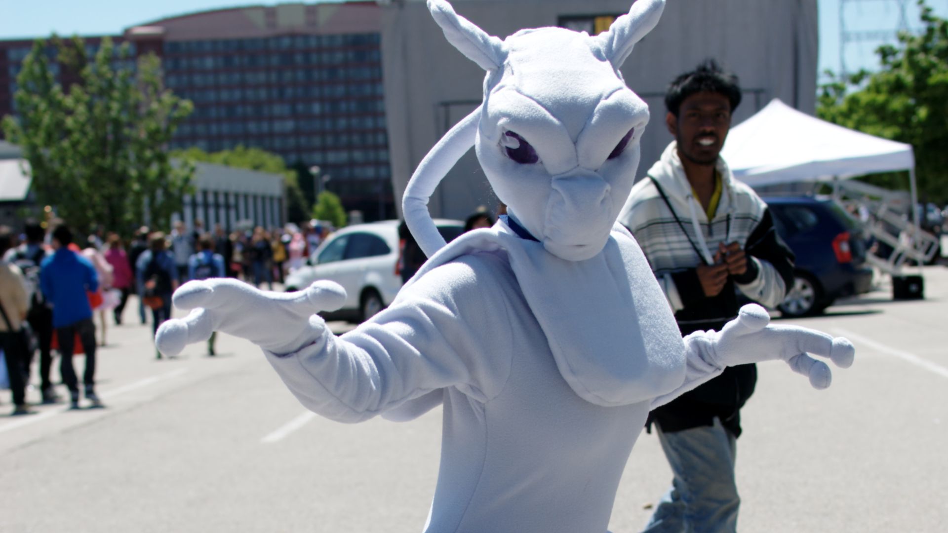 File:Cosplay of Mewto from Pokémon at Anime North 2013 (8860470787).jpg