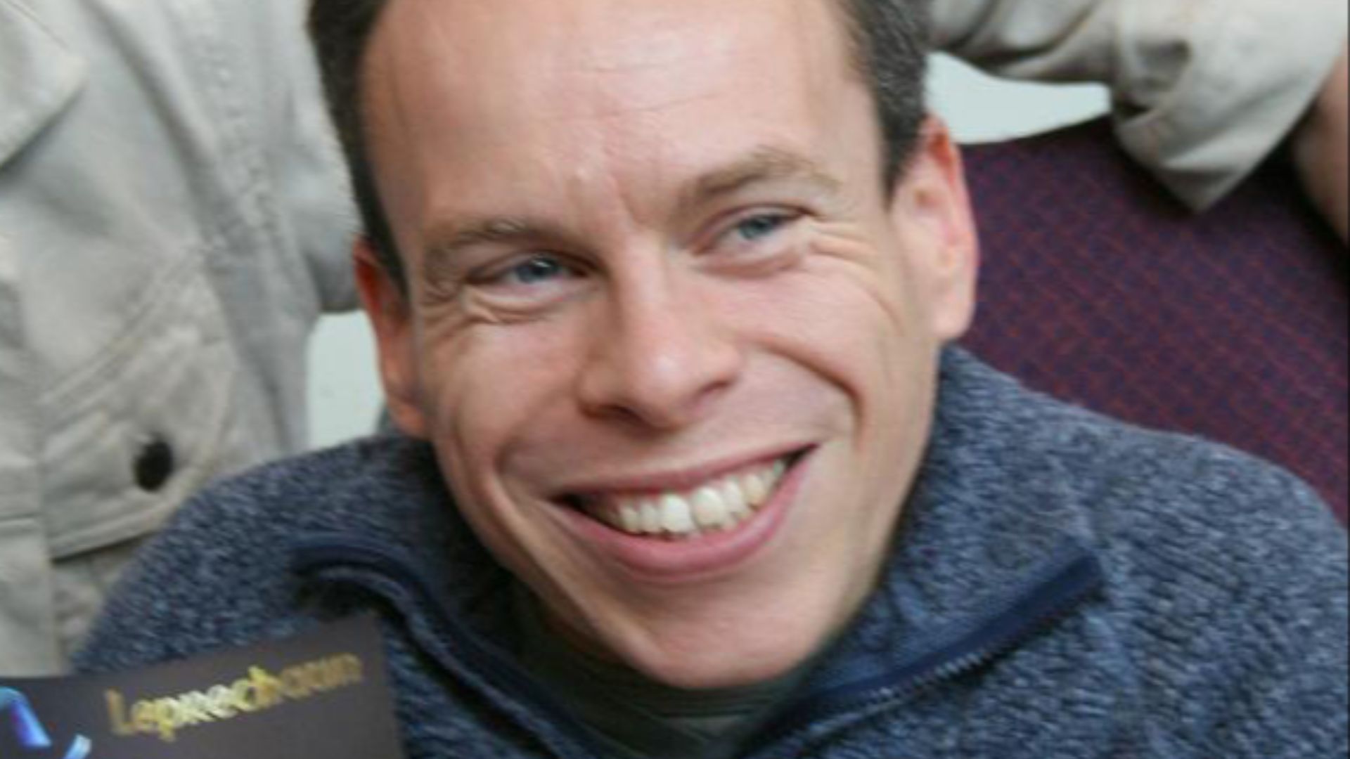 File:Warwick Davis, 2006.jpg