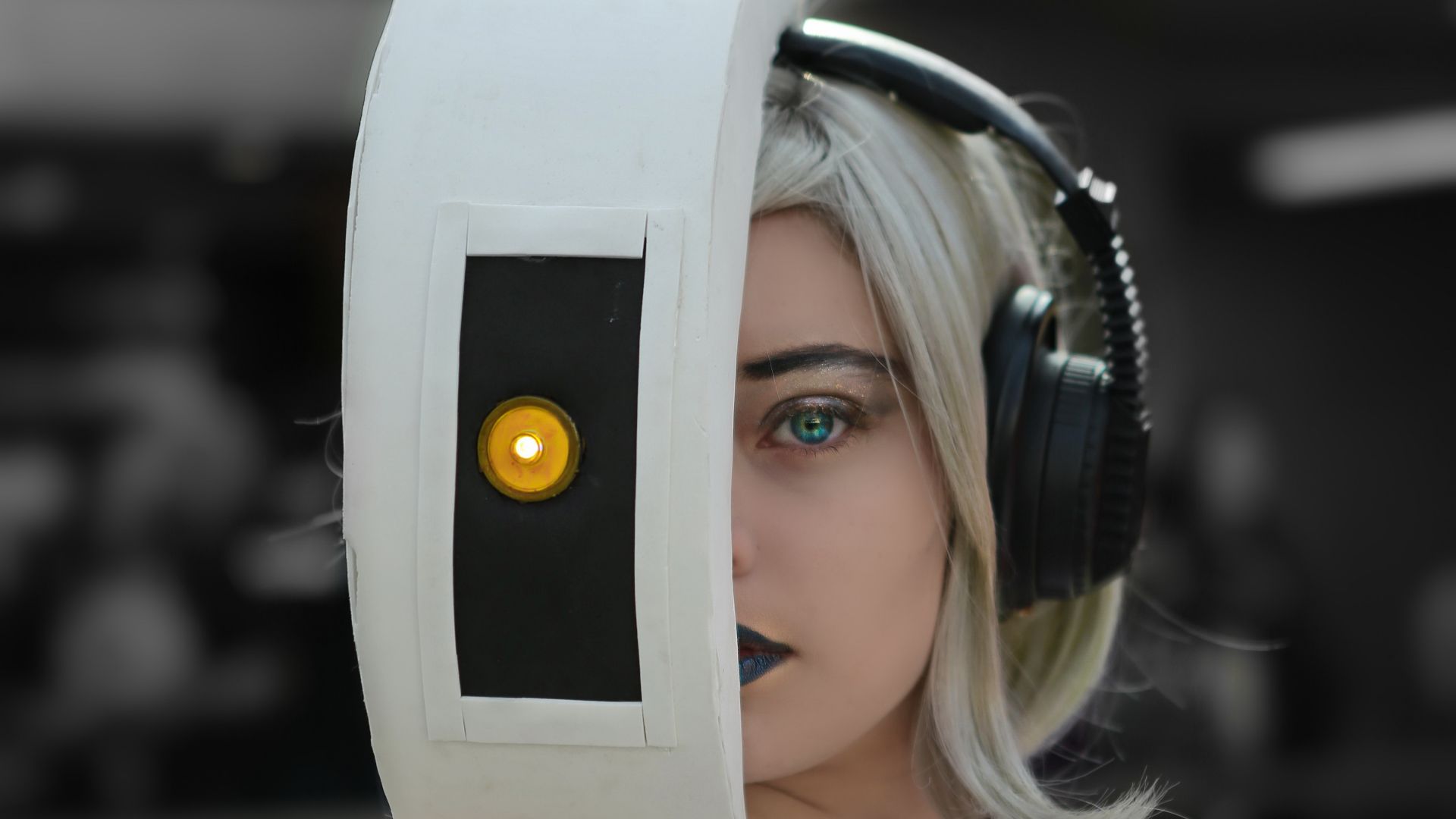 File:GLaDOS Cosplayer at NYCC 2015 - 01.jpg