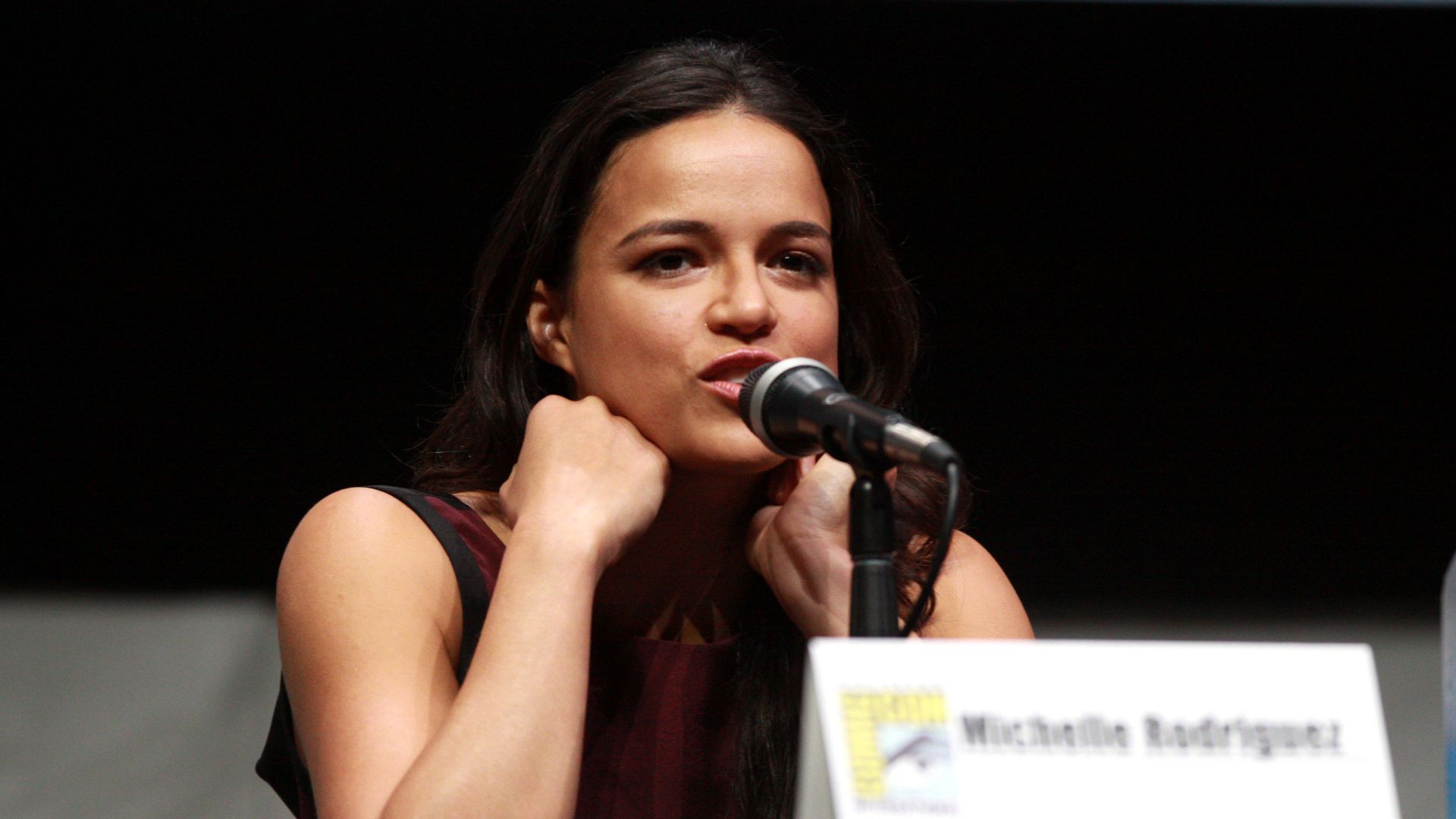 File:Michelle Rodriguez at 2013 San Diego Comic Con International 004.jpg