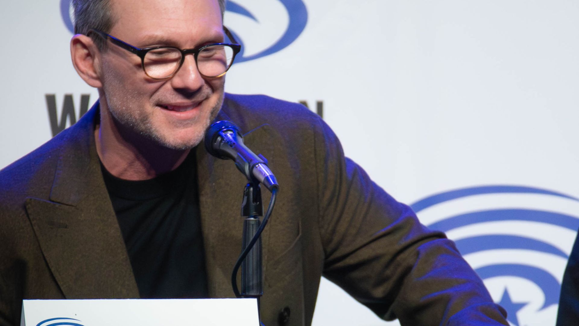 File:WonderCon 2024 - Christian Slater and Noah Cottrell.jpg