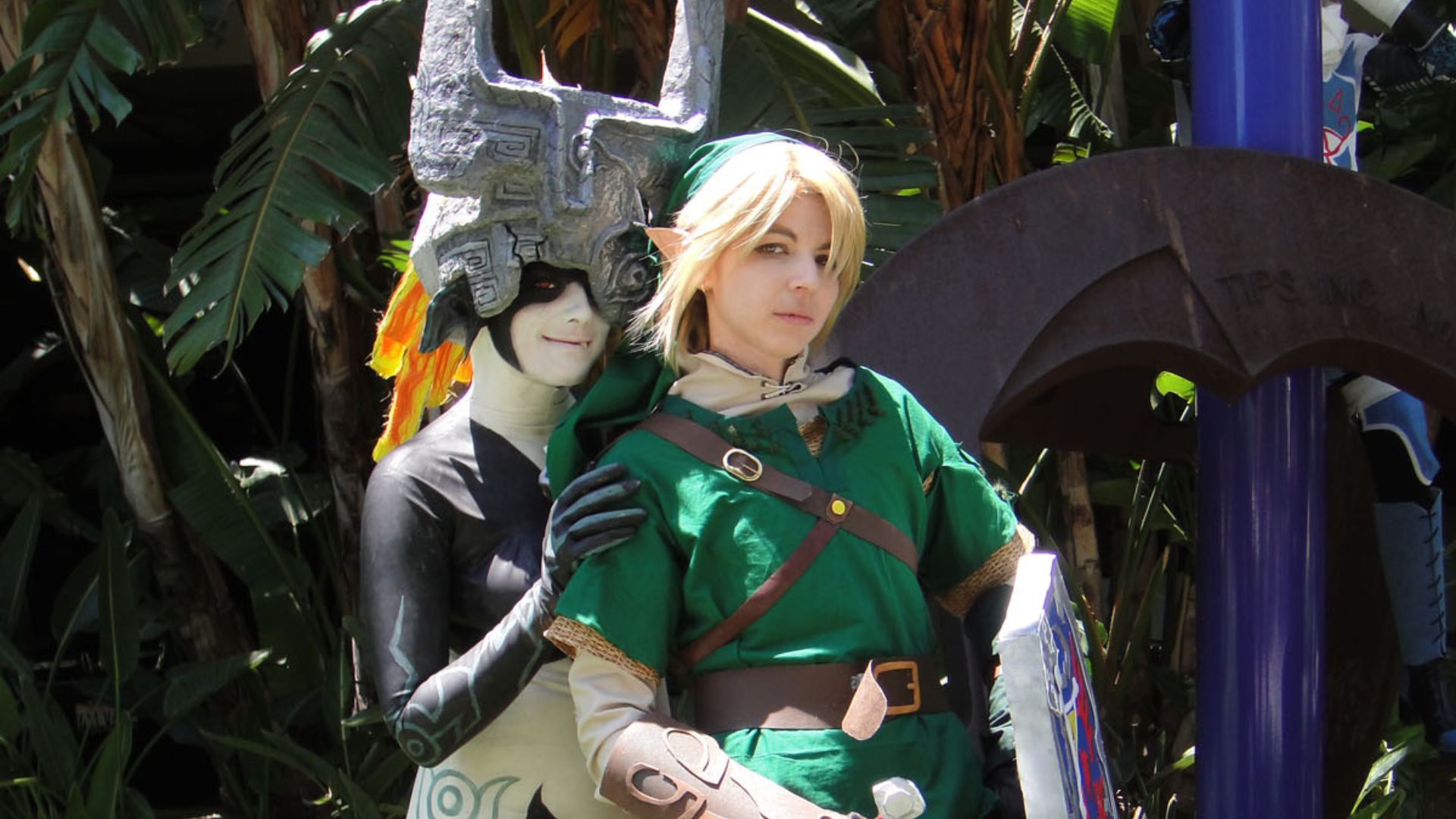 File:Anime Expo 2011 - Midna and Link from the Legend of Zelda Twilight Princess.jpg