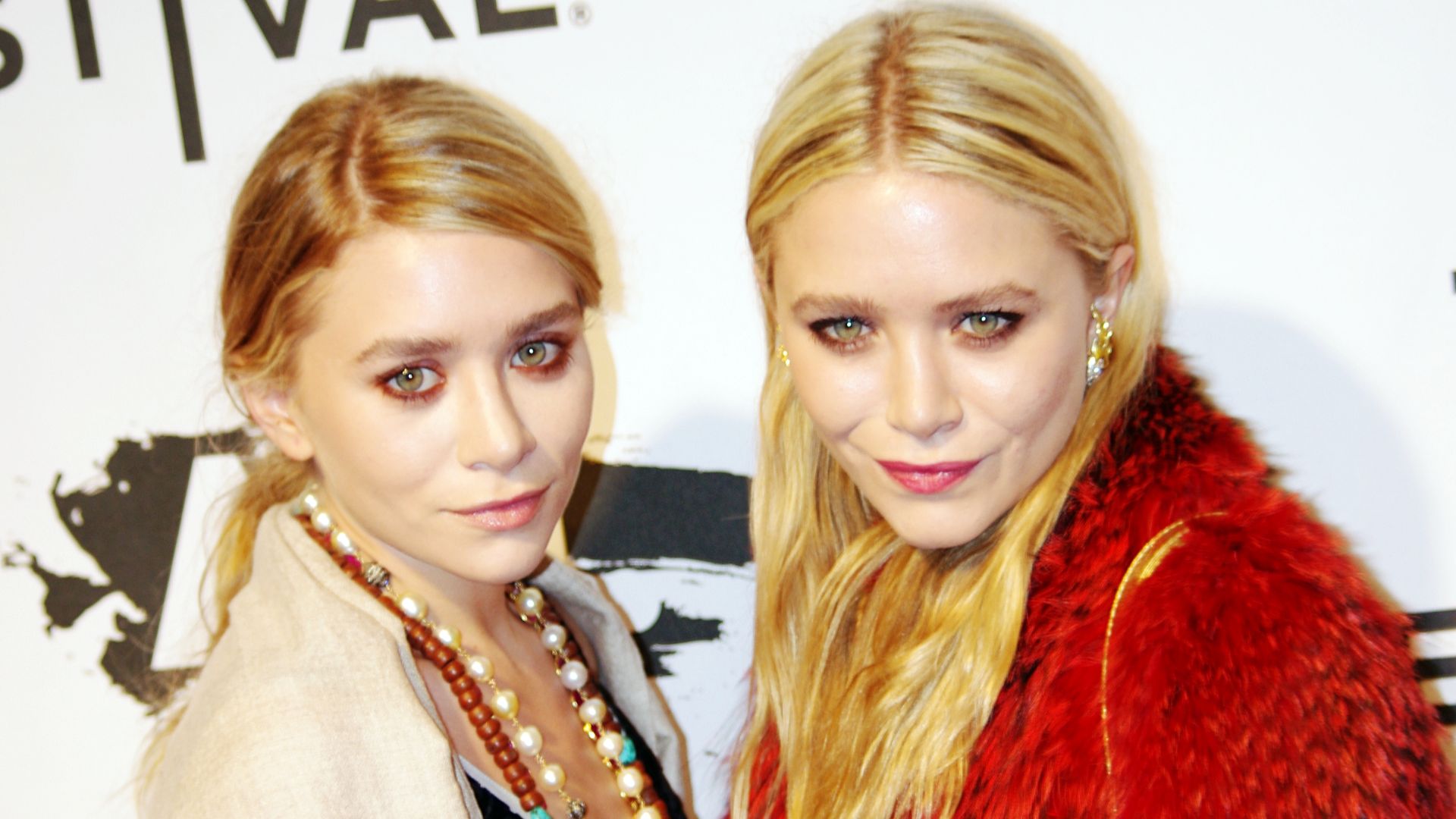 File:Ashley and Mary-Kate Olsen 2011 Shankbone (5641823969).jpg
