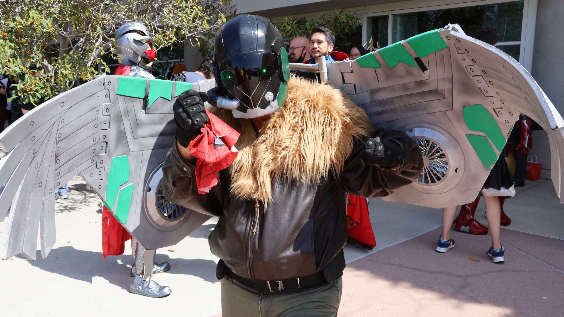 File:San Diego Comic Con 2022 - Vulture cosplay.jpg