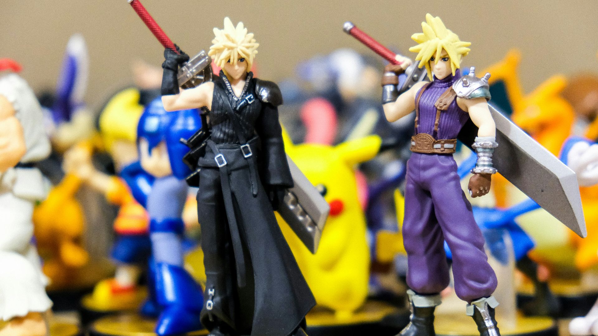 shallow focus photo of Cloud Strife figurine