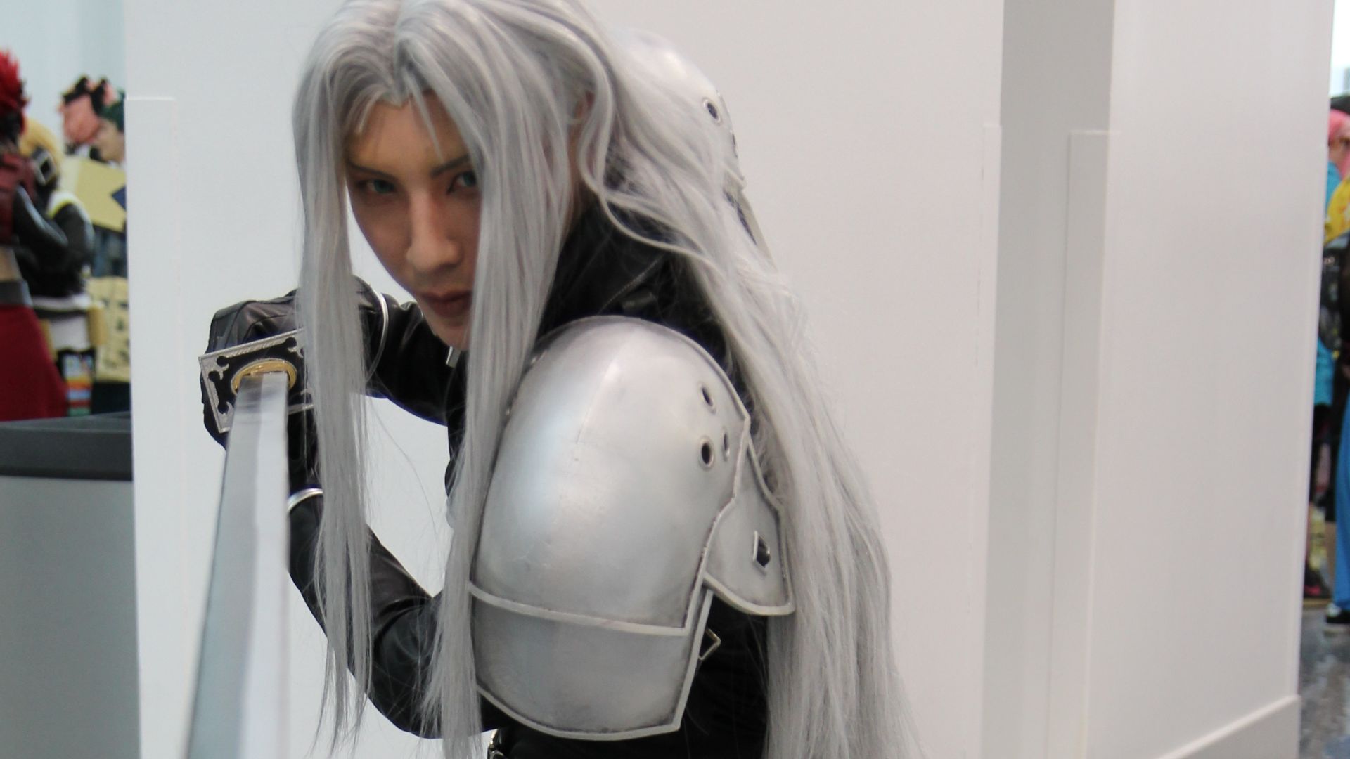 File:Sephiroth Cosplayer at Anime Los Angeles 2019.jpg