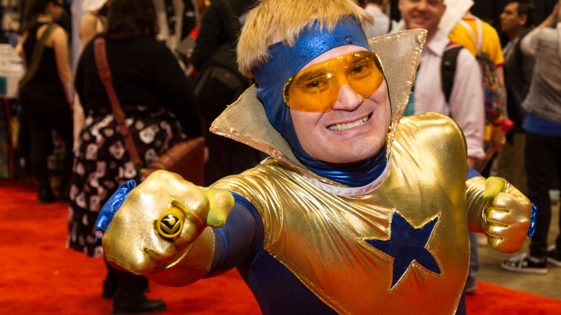 File:Booster Gold - C2E2 2015 (17076198077).jpg