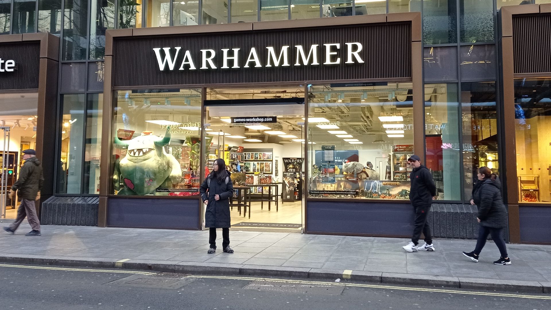 File:Warhammer, Tottenham Court Road.jpg