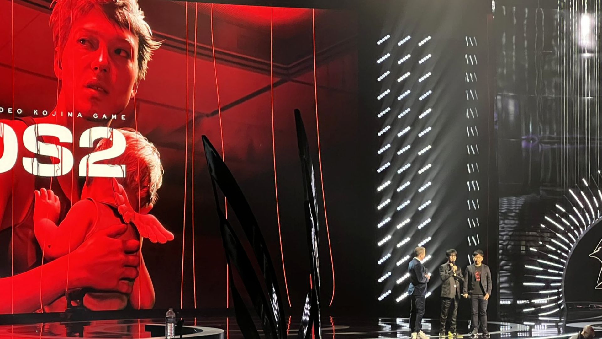 File:Death Stranding 2 announcement at The Game Awards 2022 (cropped).png