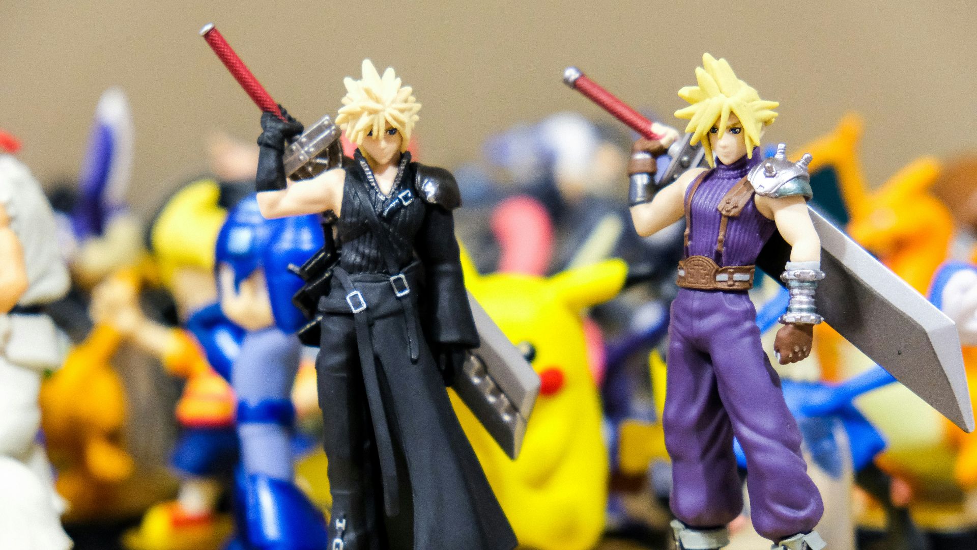 shallow focus photo of Cloud Strife figurine