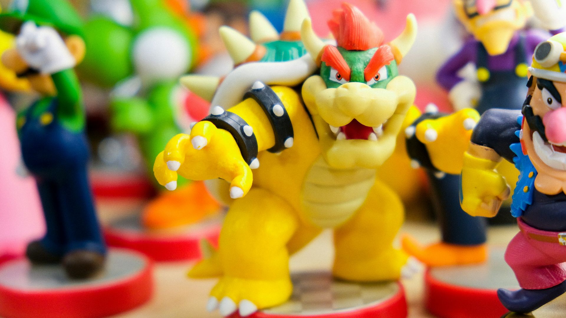 Super Mario character figurines