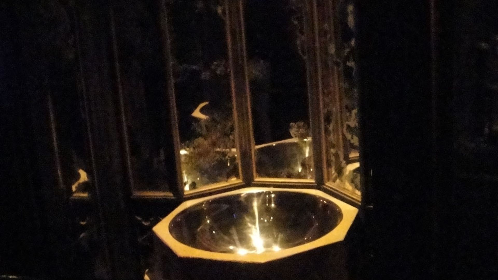 File:Wizarding World of Harry Potter - Pensieve in Dumbledore's office (5014303980).jpg