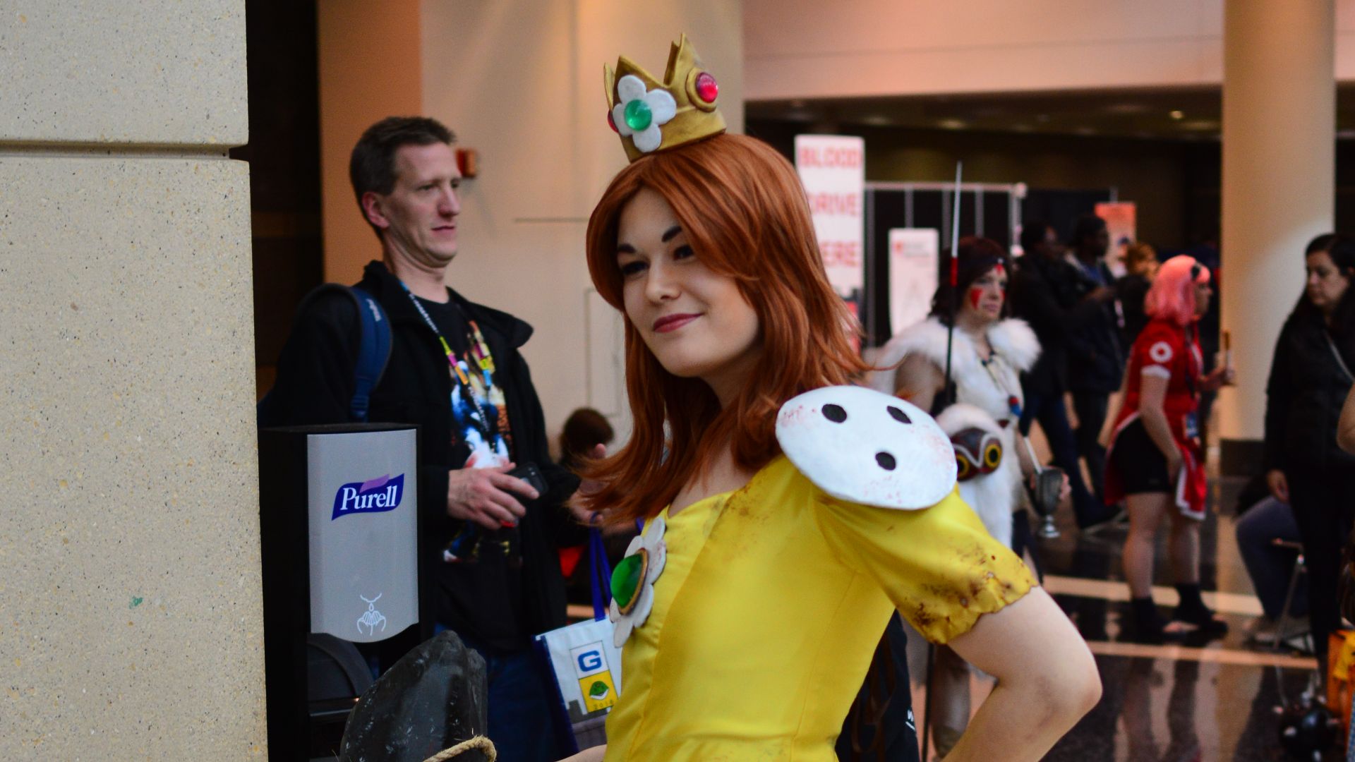 File:C2E2 2016 - Princess Daisy (25958982946).jpg