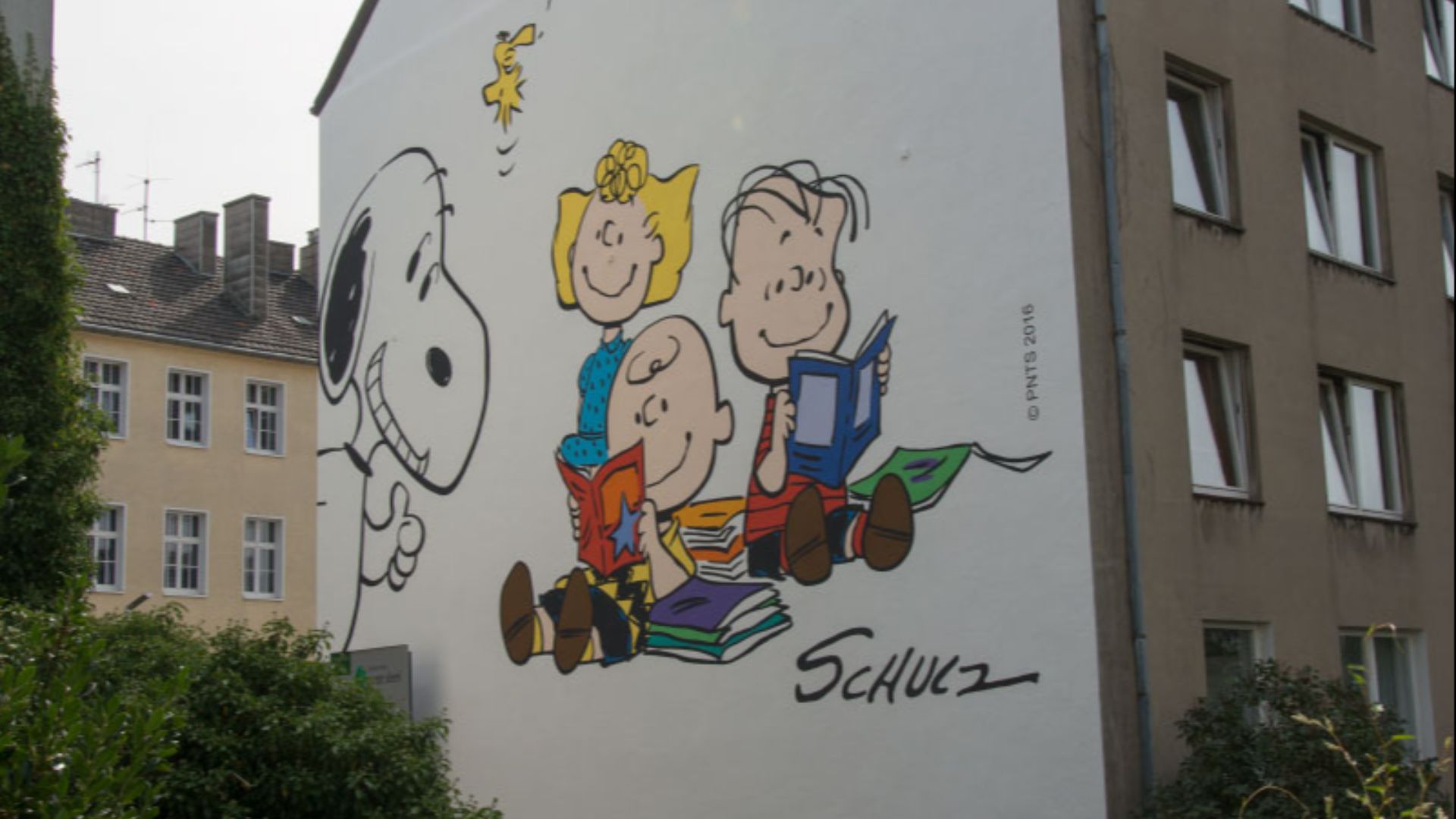 File:Peanuts mural2016.jpg