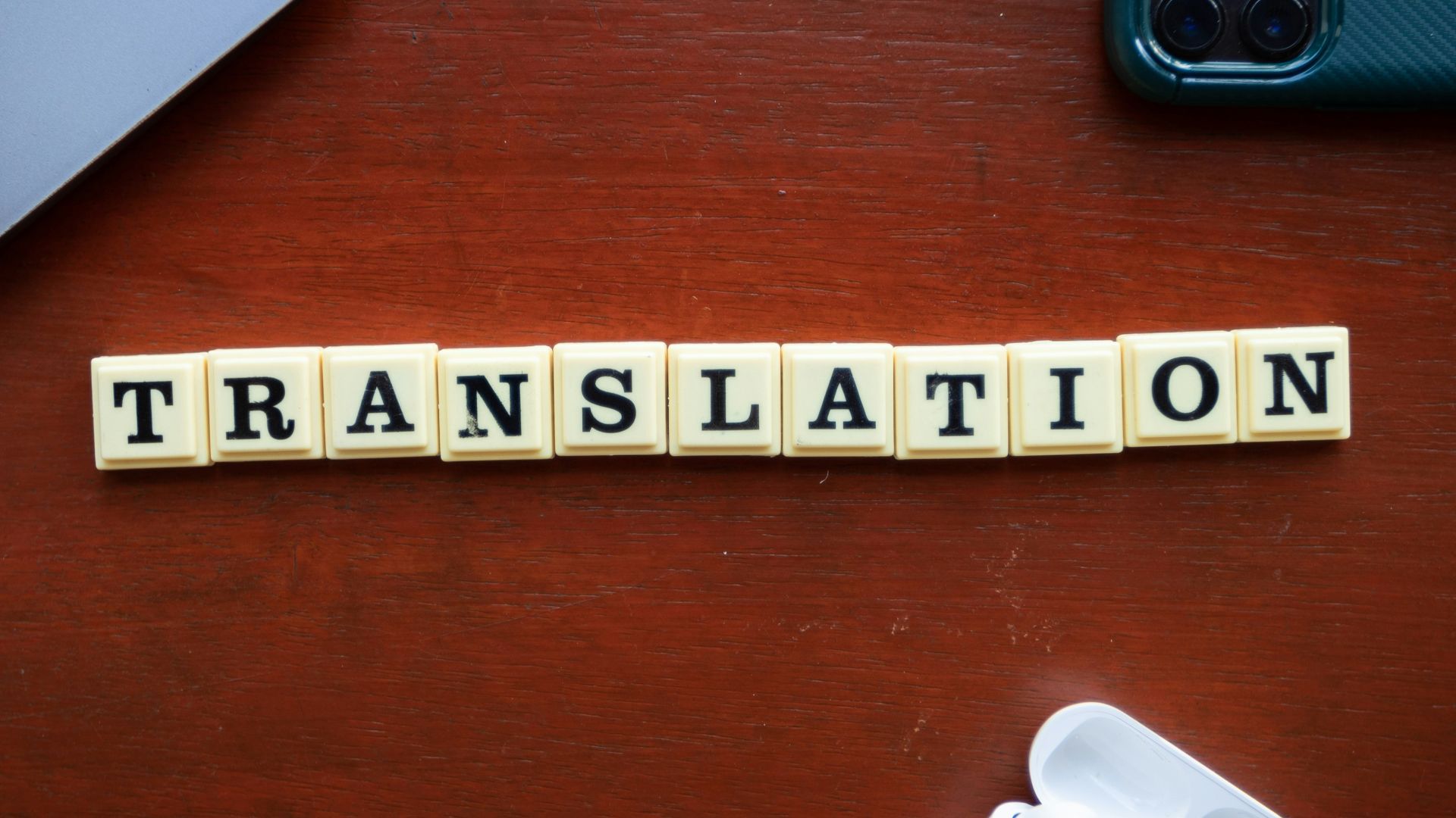 a wooden block that says translation on it