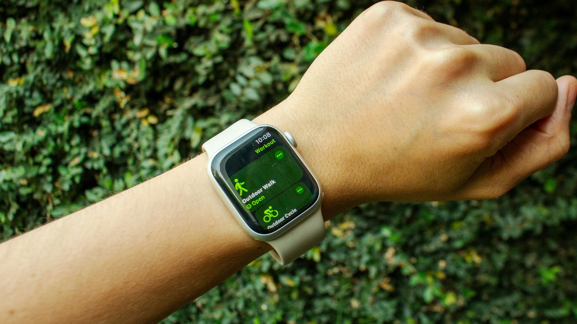 A person wearing an apple watch.