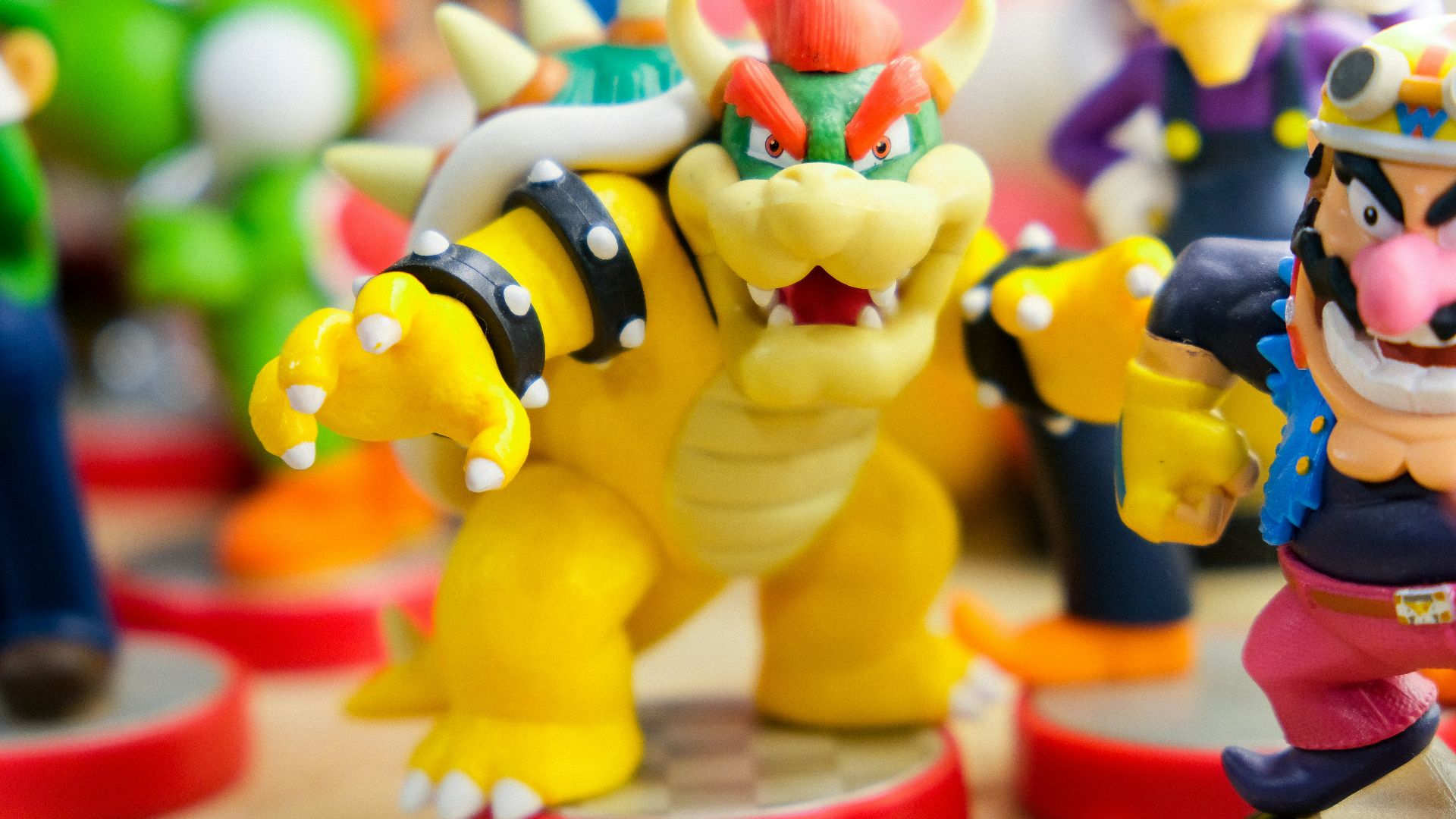 Super Mario character figurines