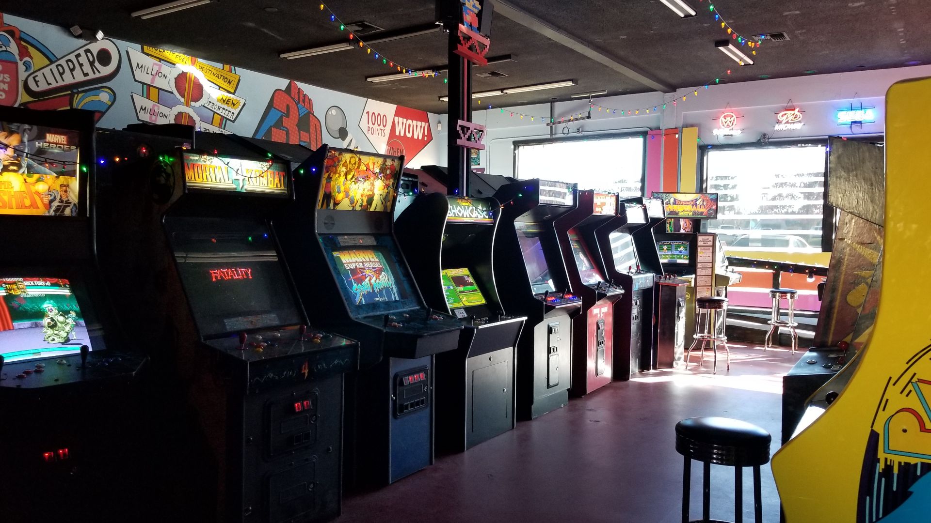 File:Retrovolt Arcade 2017 - Arcade Machines 1.jpg