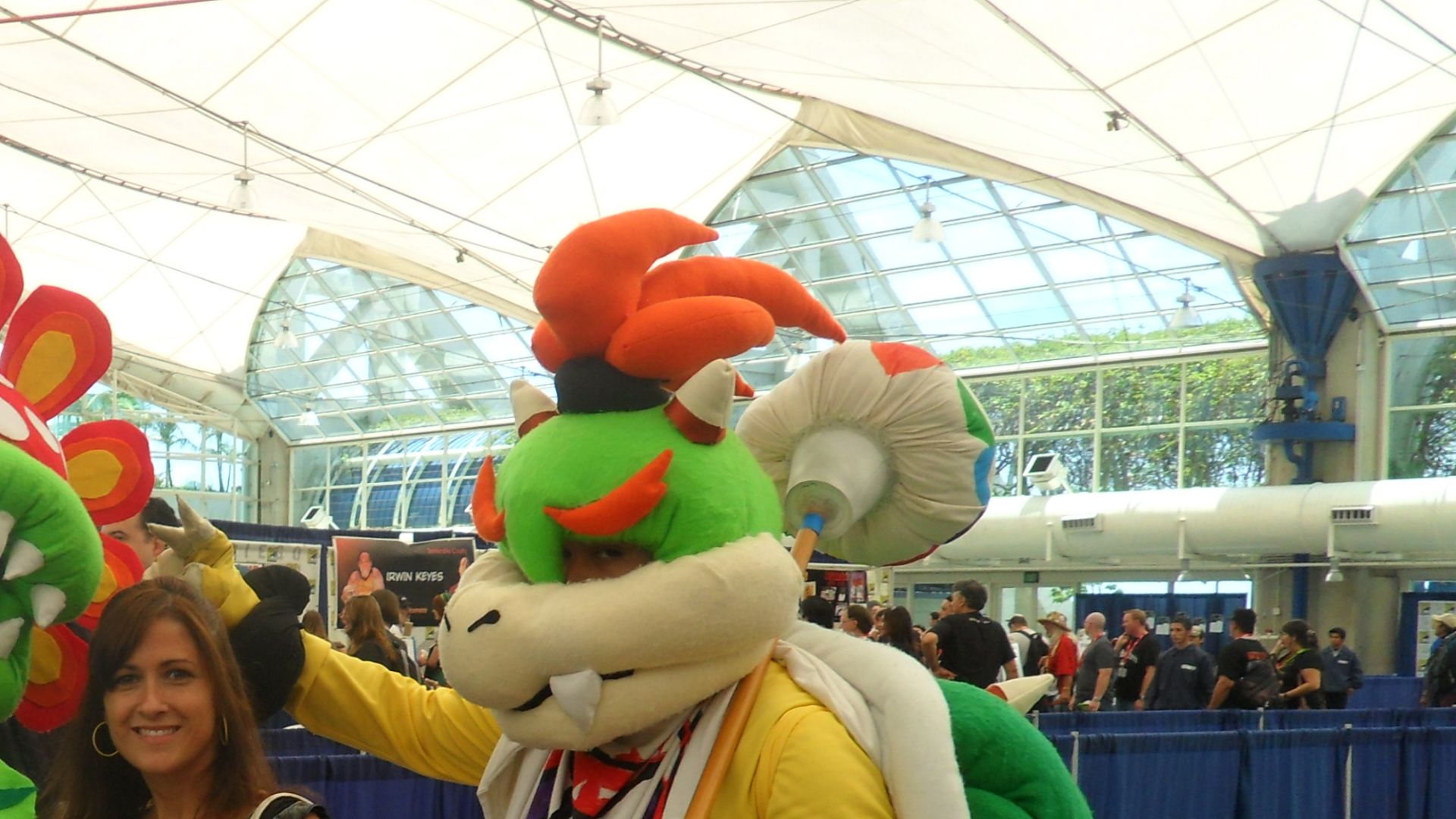 File:Comic Con 2010 (12063448613).jpg