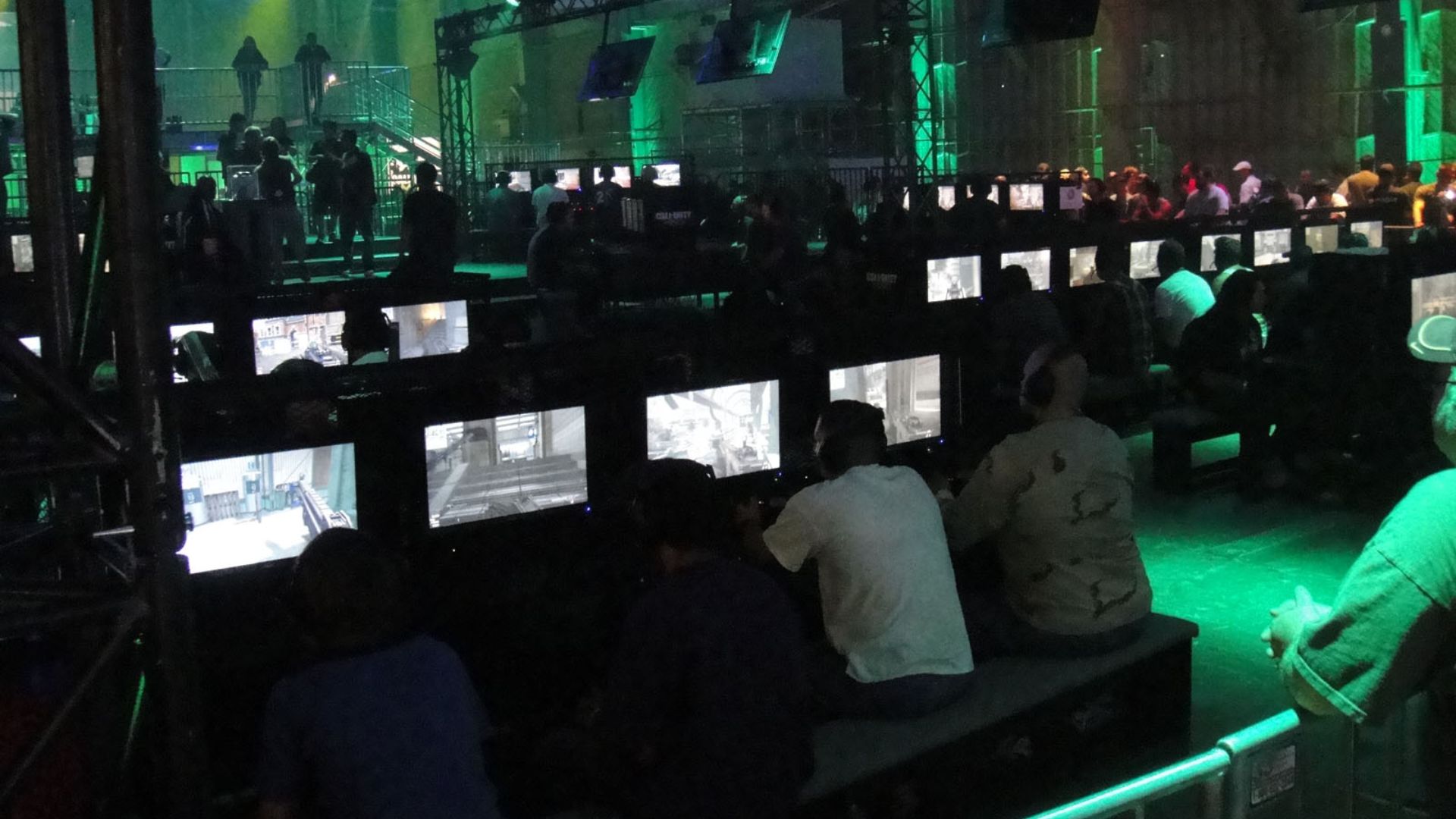 File:Call of Duty XP 2011 - Modern Warfare 3 Gauntlet (6125802560).jpg