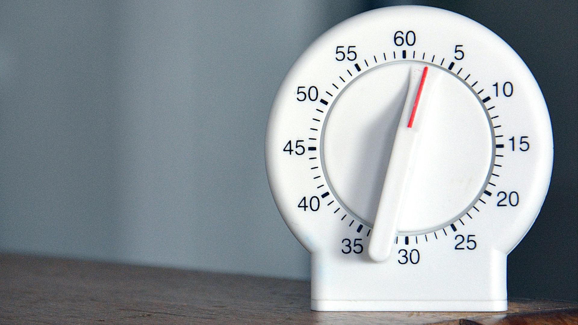 black and white analog egg timer