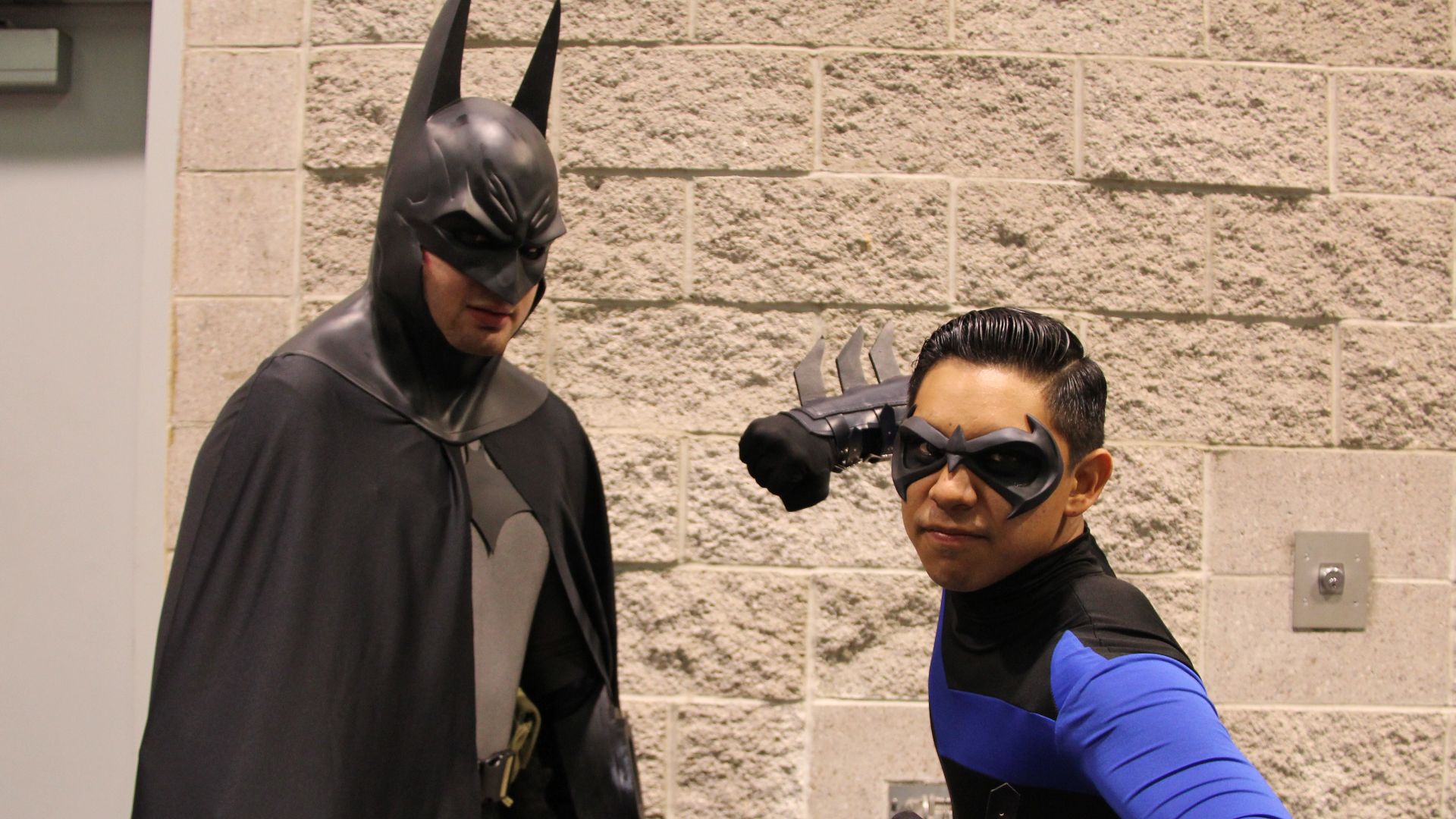 File:WonderCon 2015 - Batman and Nightwing (16863371229).jpg