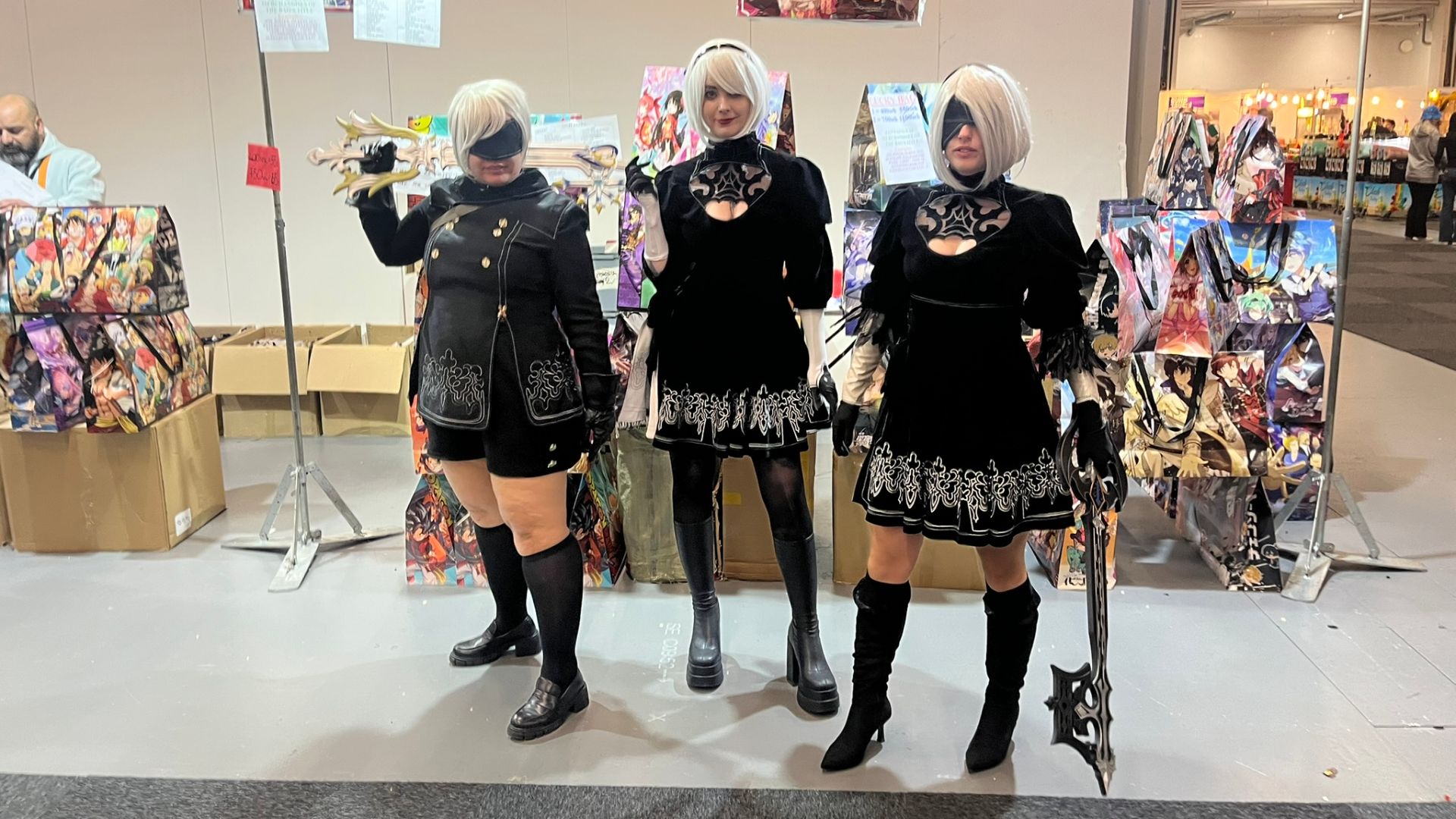 File:Cosplayers of Nier Automata.jpg