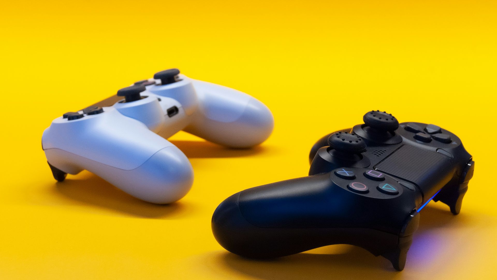 black sony ps 4 game controller