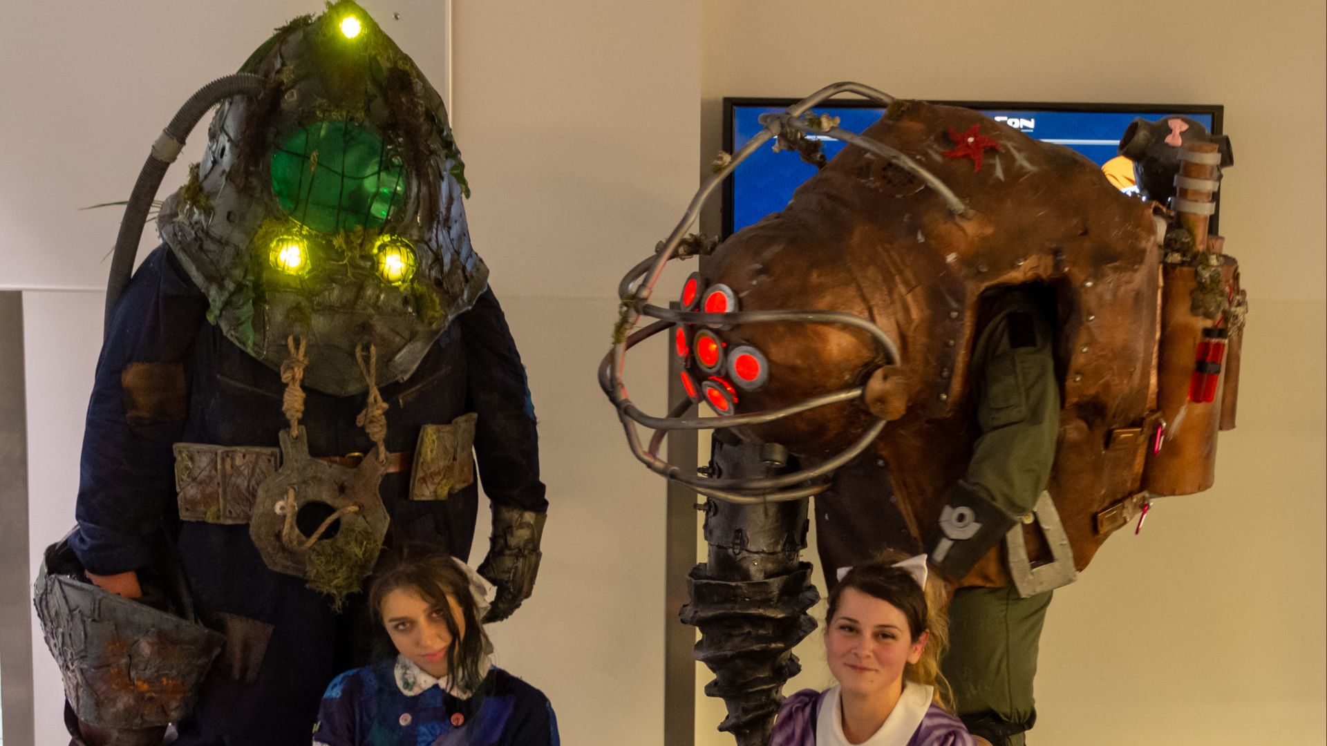 File:Fanime 2019 - Bioshock Cosplayers.jpg