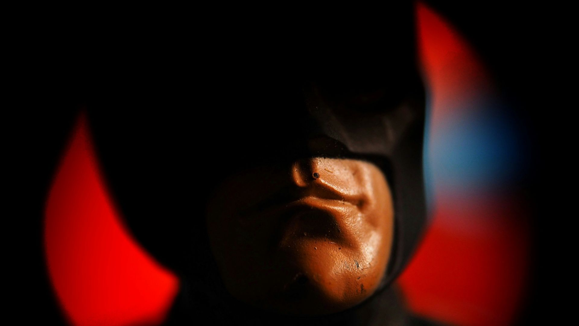 man wearing mask close-up photography