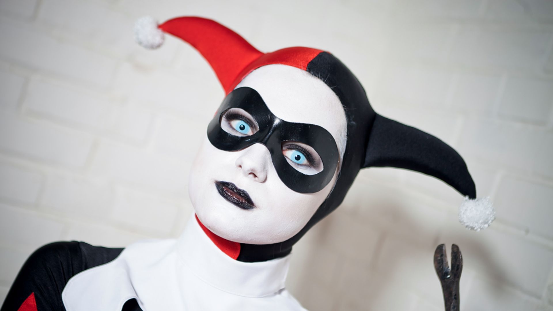 File:Cosplay of Harley Quinn at AVAExpo 2.jpg