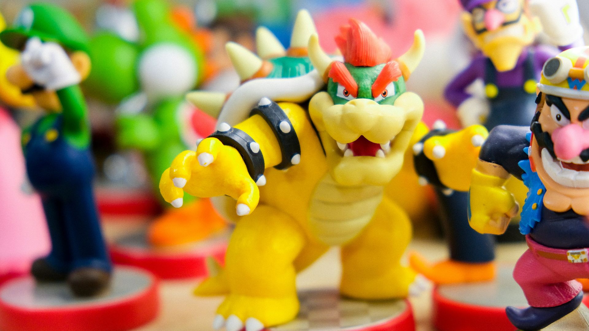 Super Mario character figurines