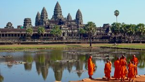 Buddhist_monks_in_front_of_the_Angkor_Wat-300x169.jpg