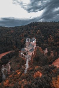 jonny-caspari-762567-unsplash-200x300.jpg
