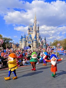 Disneys_Festival_of_Fantasy_Parade_Finale1_16757927351-225x300.jpg